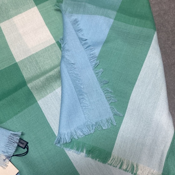 Authentic BNWT Burberry 100% Cashmere Check Scarf - Picture 4 of 5